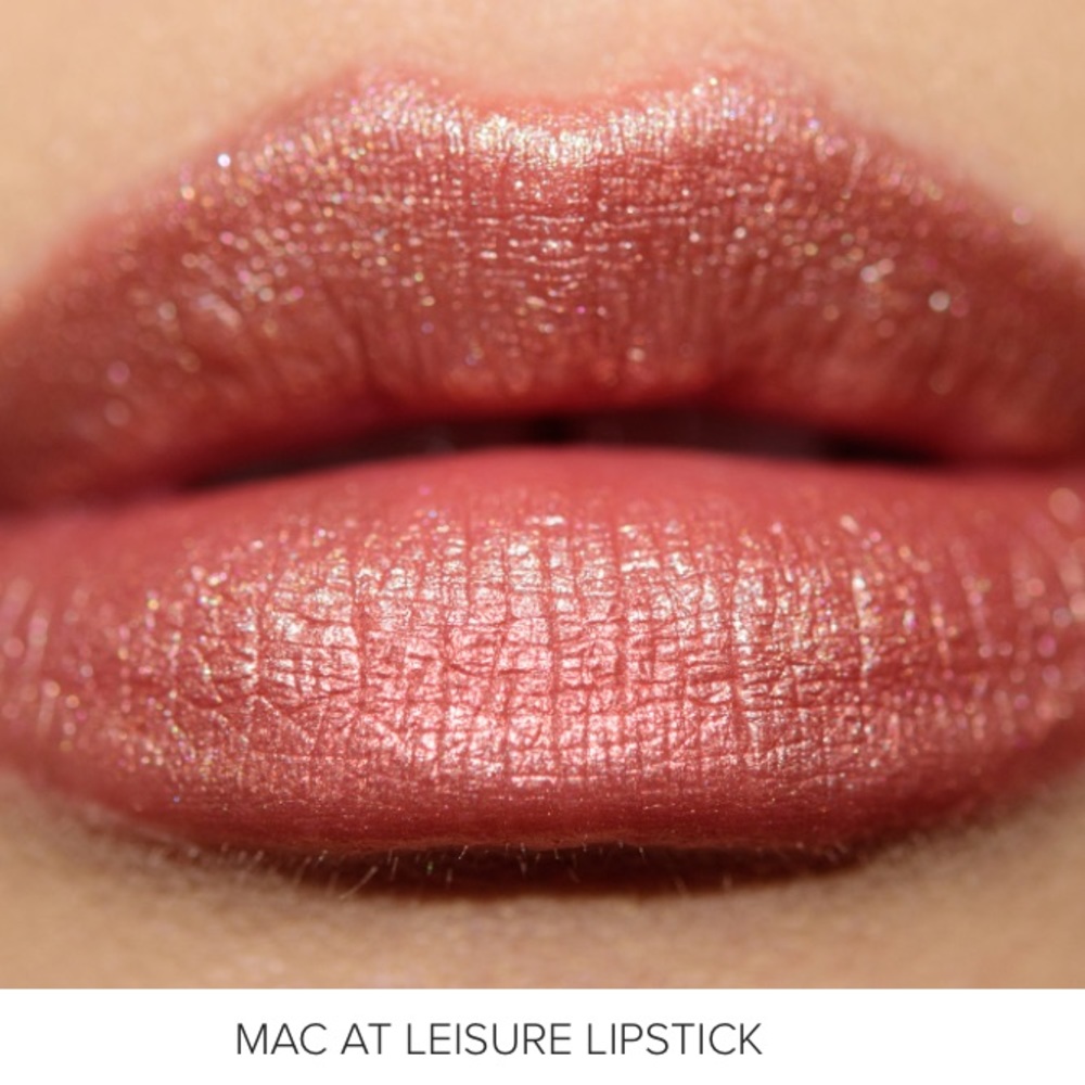 ✨✨✨MAC AT LEISURE LIMITED EDITION LIPSTICK✨✨✨RARE